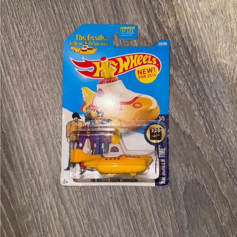 NEW Hot Wheels Beatles yellow submarine 2016